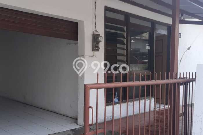 Disewakan! Rumah 2 Kamar Tidur &
1 Kamar Mandi di Tanah Mas, Semarang Disewakan! Rumah 2 Kamar Tidur &
1 Kamar Mandi di Tanah Mas, Semarang