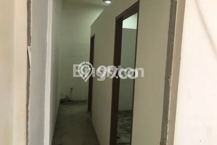 LOKASI STRATEGIS! Ruko di Gatot Subroto, Luas 63m², Kawasan Ramai, Ready Bisnis LOKASI STRATEGIS! Ruko di Gatot Subroto, Luas 63m², Kawasan Ramai, Ready Bisnis