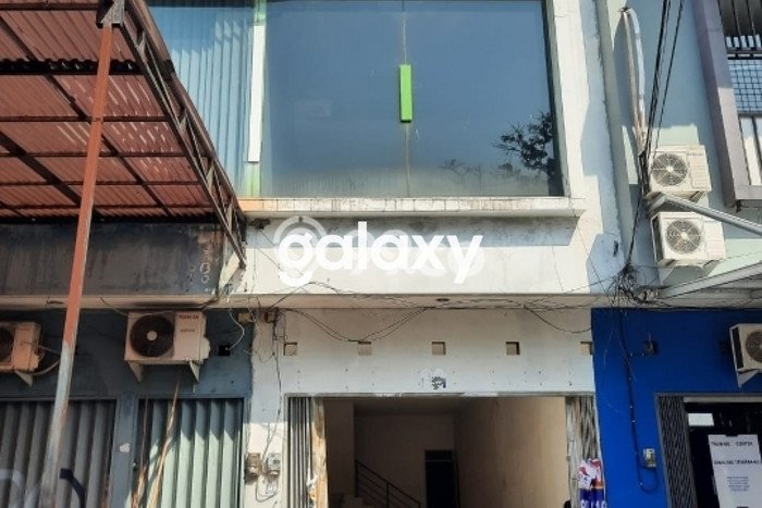 AREA KOMERSIAL! Ruko Disewakan di Semarang Timur, Luas 70m², Akses Utama AREA KOMERSIAL! Ruko Disewakan di Semarang Timur, Luas 70m², Akses Utama