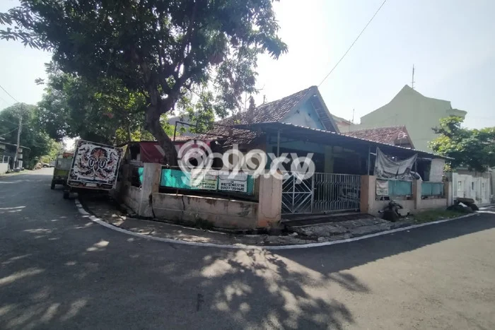 Dijual Cepat Rumah Favorit Siap Huni LB 265m2 di Semarang Barat, Semarang Dijual Cepat Rumah Favorit Siap Huni LB 265m2 di Semarang Barat, Semarang