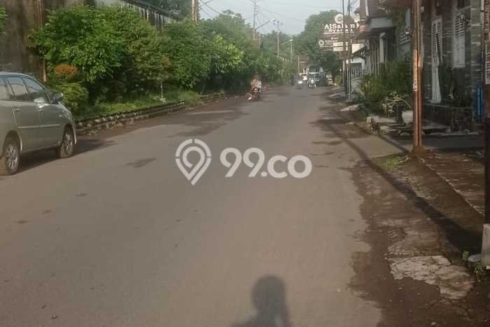 Siap Huni Rumah Mewah 7 Kamar di Pasar Kliwon Dekat ke Mana Saja Siap Huni Rumah Mewah 7 Kamar di Pasar Kliwon Dekat ke Mana Saja