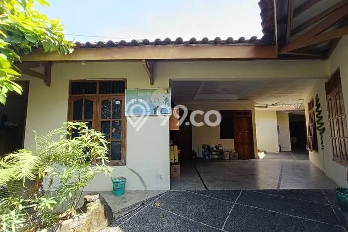 Kost Dijual di Mojosongo dengan 27 KT dan Luas 500m2 Kost Dijual di Mojosongo dengan 27 KT dan Luas 500m2