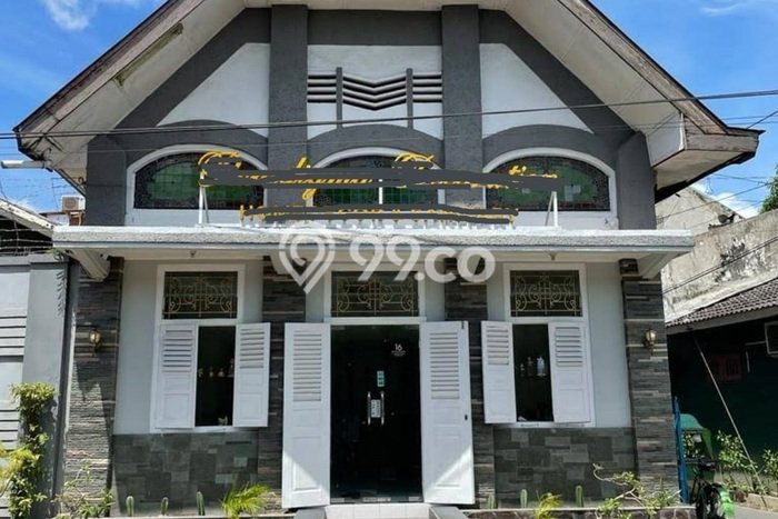 Siap Huni Rumah Mewah 7 Kamar di Pasar Kliwon Dekat ke Mana Saja Siap Huni Rumah Mewah 7 Kamar di Pasar Kliwon Dekat ke Mana Saja
