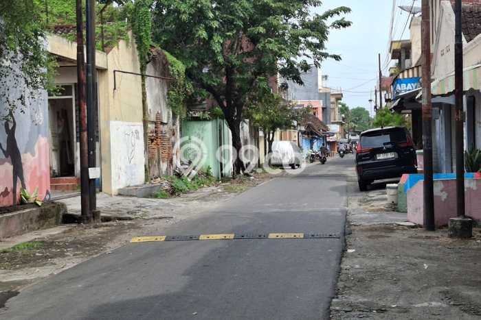 Unit Ruko Dijual di Pasar Kliwon Solo 130m2 Unit Ruko Dijual di Pasar Kliwon Solo 130m2