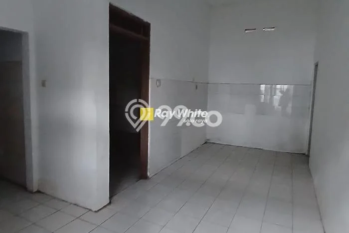 Gudang Siap Pakai di Jaten, Luas 600m², Kawasan Komersial Gudang Siap Pakai di Jaten, Luas 600m², Kawasan Komersial