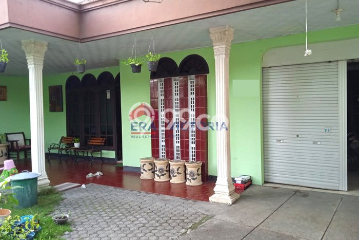 Rumah Asri dengan Luas Tanah 665m2m² di Lokasi Kediri, Kediri Rumah Asri dengan Luas Tanah 665m2m² di Lokasi Kediri, Kediri