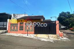 Dijual Rumah 3 Kamar Lokasi Ideal Bagus dan Strategis di Blimbing Dijual Rumah 3 Kamar Lokasi Ideal Bagus dan Strategis di Blimbing