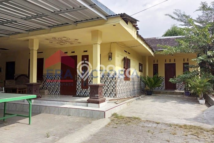 Rumah di Purwosari, Pasuruan, Luas 308m2m² LB 250m2m² Rumah di Purwosari, Pasuruan, Luas 308m2m² LB 250m2m²