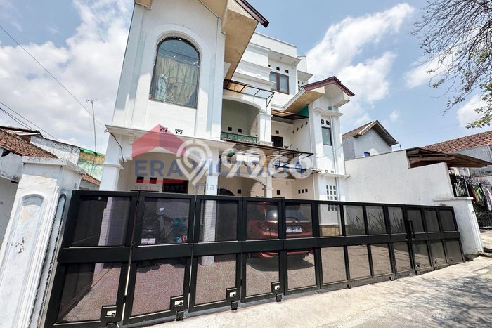 For Sale Rumah 5 Kamar Lokasi Strategis Bagus dan Strategis di Batu For Sale Rumah 5 Kamar Lokasi Strategis Bagus dan Strategis di Batu