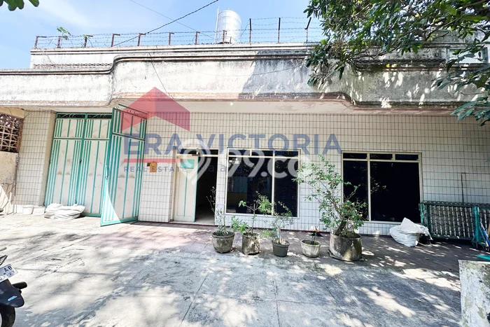 Rumah Strategis di , 6 KM, Lingkungan Nyaman, LT 537m2m² Bangunan 800m2m² Rumah Strategis di , 6 KM, Lingkungan Nyaman, LT 537m2m² Bangunan 800m2m²