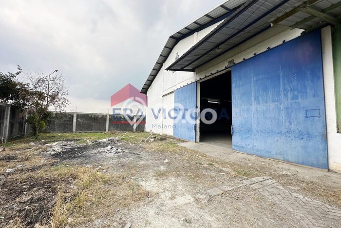 LOKASI STRATEGIS! Gudang Kawasan Pakisaji, Luas 800m2m², Kawasan Berkembang, Ready Bisnis LOKASI STRATEGIS! Gudang Kawasan Pakisaji, Luas 800m2m², Kawasan Berkembang, Ready Bisnis