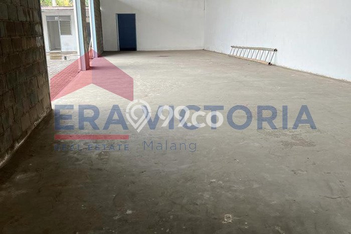 Gudang Kawasan Blimbing, Luas 330m2m², Pusat Bisnis, Mainroad Gudang Kawasan Blimbing, Luas 330m2m², Pusat Bisnis, Mainroad
