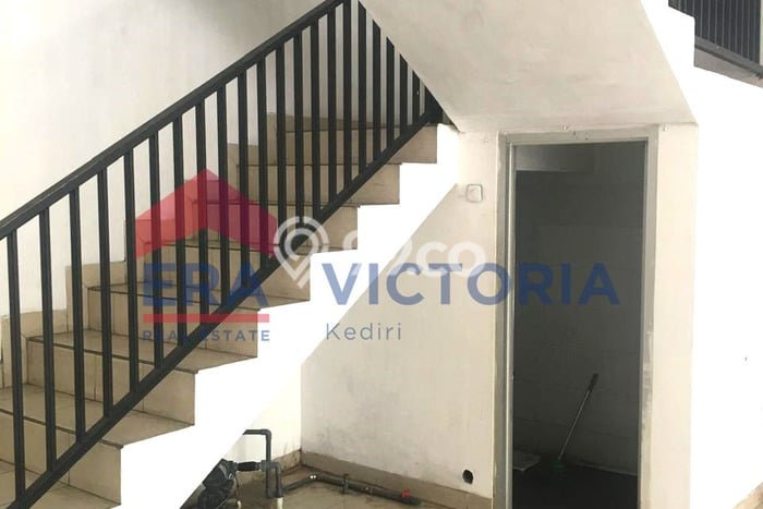 Disewakan Ruko di Kawasan Ramai Kediri Luas 90m2 Disewakan Ruko di Kawasan Ramai Kediri Luas 90m2