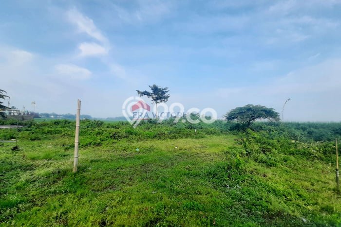 Tanah Strategis di Jombang, Luas 140m2m², Cocok untuk Perumahan Tanah Strategis di Jombang, Luas 140m2m², Cocok untuk Perumahan