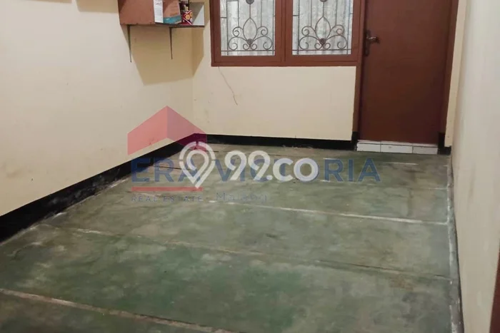 Disewakan! Rumah 7 Kamar Tidur &
2 Kamar Mandi di Tidar, Malang Disewakan! Rumah 7 Kamar Tidur &
2 Kamar Mandi di Tidar, Malang