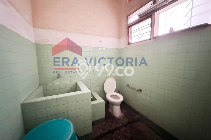 Rumah Strategis di , 6 KM, Lingkungan Nyaman, LT 537m2m² Bangunan 800m2m² Rumah Strategis di , 6 KM, Lingkungan Nyaman, LT 537m2m² Bangunan 800m2m²