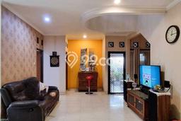 Rumah Elit LB 250m2 Siap Huni Desain Elegan di Bintaro, Tangerang Selatan Rumah Elit LB 250m2 Siap Huni Desain Elegan di Bintaro, Tangerang Selatan