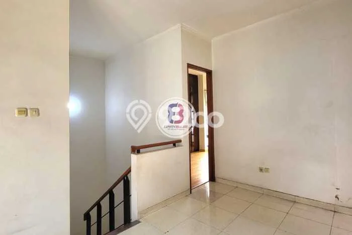 Hunian Mewah LB 128m2 Siap Pakai Desain Elegan di Bintaro, Tangerang Selatan Hunian Mewah LB 128m2 Siap Pakai Desain Elegan di Bintaro, Tangerang Selatan
