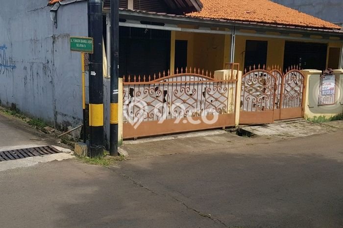 Rumah Luxury Modern Siap Huni di Pondok Bambu Jakarta Timur Rumah Luxury Modern Siap Huni di Pondok Bambu Jakarta Timur
