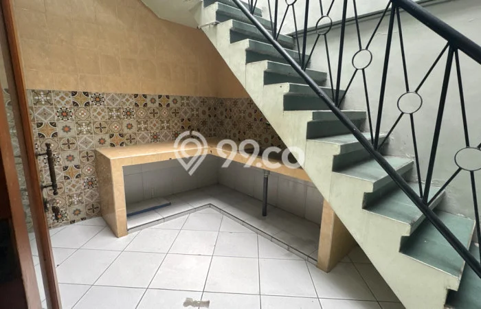 Jual Rumah Bagus Siap Huni LB 110m2 di Wiyung, Surabaya Jual Rumah Bagus Siap Huni LB 110m2 di Wiyung, Surabaya