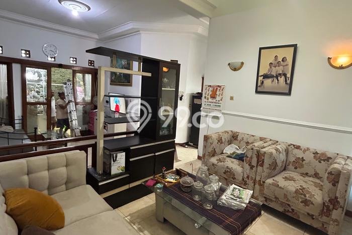 For Sale Rumah 3 Kamar Lokasi Ideal Bagus dan Strategis di Kiaracondong For Sale Rumah 3 Kamar Lokasi Ideal Bagus dan Strategis di Kiaracondong