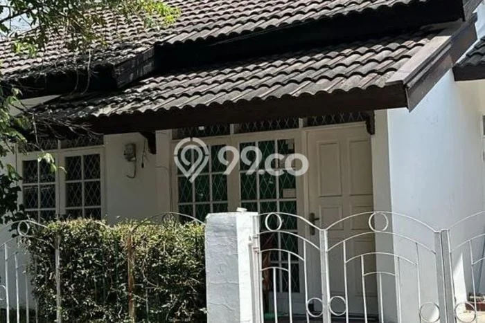 Lokasi terbaik! Rumah siap huni dikontrakkan di Arcamanik LB 120m2 Lokasi terbaik! Rumah siap huni dikontrakkan di Arcamanik LB 120m2