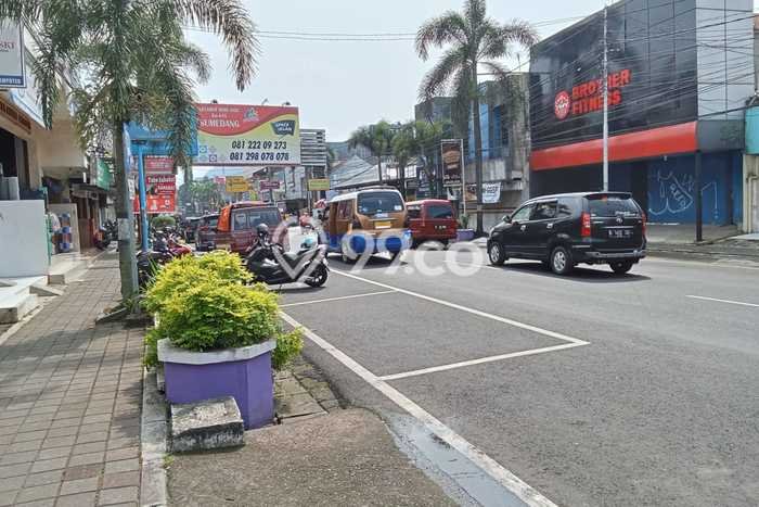 Unit Komersial Dijual di Sumedang Selatan Sumedang Luas Tanah 519m2, Luas Bangunan 285m2 Unit Komersial Dijual di Sumedang Selatan Sumedang Luas Tanah 519m2, Luas Bangunan 285m2