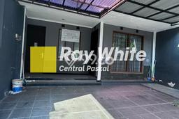 Disewakan Rumah Murah di Setra Duta Bandung dengan 6 KT Disewakan Rumah Murah di Setra Duta Bandung dengan 6 KT