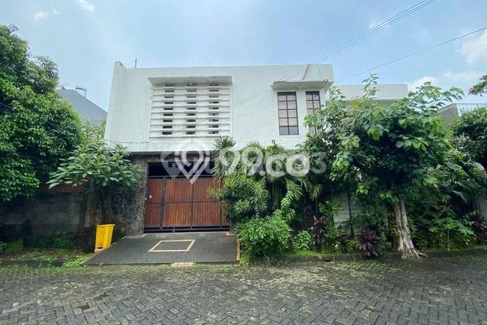 Ready to Use! Premium House LT 432m2 Desain Elegan di Kedoya Selatan Ready to Use! Premium House LT 432m2 Desain Elegan di Kedoya Selatan