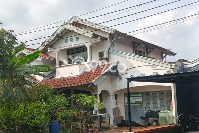 Rumah Elit LB 455m2 Siap Huni Desain Elegan di Bintaro, Tangerang Selatan Rumah Elit LB 455m2 Siap Huni Desain Elegan di Bintaro, Tangerang Selatan