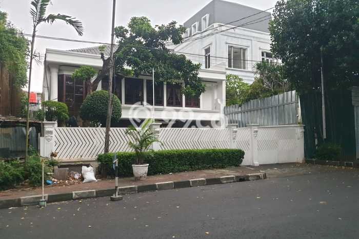 Siap Huni Hunian Elit 4 Kamar di Menteng Dekat ke Mana Pun Siap Huni Hunian Elit 4 Kamar di Menteng Dekat ke Mana Pun
