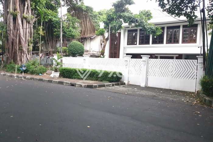 Siap Huni Hunian Elit 4 Kamar di Menteng Dekat ke Mana Pun Siap Huni Hunian Elit 4 Kamar di Menteng Dekat ke Mana Pun