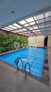 Sewa Rumah Strategis LT 640m2 / LB 400m2 di Kemang, Jakarta Selatan Sewa Rumah Strategis LT 640m2 / LB 400m2 di Kemang, Jakarta Selatan