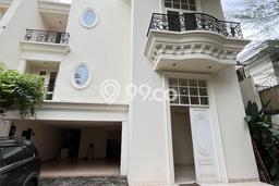Sewa Rumah Nyaman LT 600m2 / LB 850m2 di Kemang, Jakarta Selatan Sewa Rumah Nyaman LT 600m2 / LB 850m2 di Kemang, Jakarta Selatan