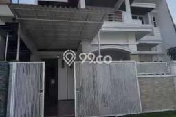 Ready to Use! Luxury House LT 200m2 Desain Elegan di Araya Ready to Use! Luxury House LT 200m2 Desain Elegan di Araya