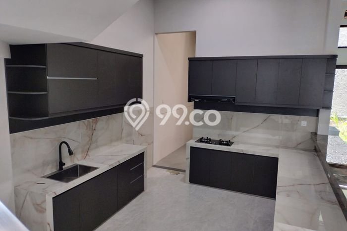 Rumah Luxury Modern Tanpa Renovasi di Araya Malang Rumah Luxury Modern Tanpa Renovasi di Araya Malang