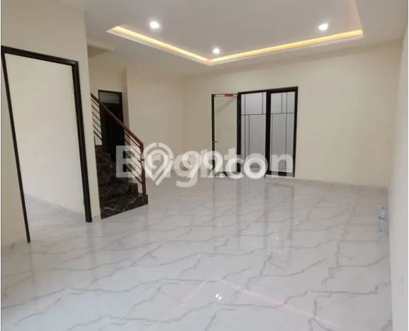 For Sale Hunian Rumah Nyaman 4 Kamar di Mulyosari, Surabaya For Sale Hunian Rumah Nyaman 4 Kamar di Mulyosari, Surabaya