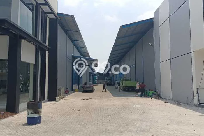Unit Gudang Disewakan di Daan Mogot di Area Ramai & Strategis Unit Gudang Disewakan di Daan Mogot di Area Ramai & Strategis