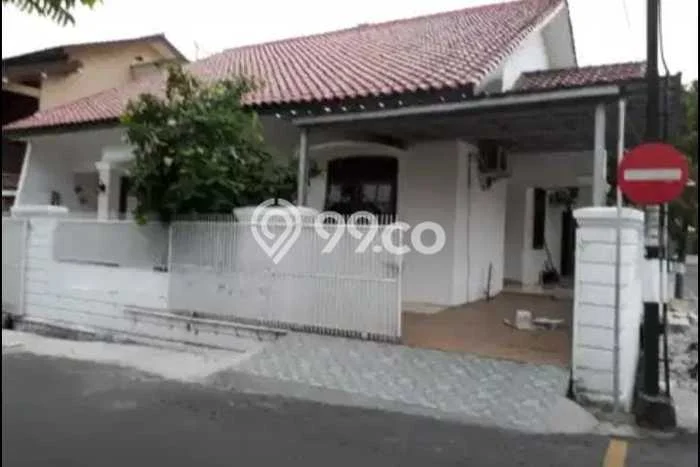 Jarang Ada! Rumah Sewa 4 Kamar Bagus Siap Huni Meruya Jarang Ada! Rumah Sewa 4 Kamar Bagus Siap Huni Meruya
