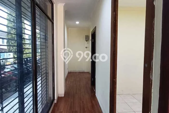 Ruko disewakan di Kembangan Jakarta Barat dengan luas bangunan 203m2 Ruko disewakan di Kembangan Jakarta Barat dengan luas bangunan 203m2