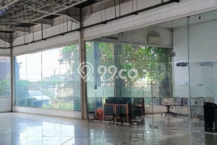 Unit Komersial Paling Strategis di Serpong Tangerang Selatan dengan LB 900m2 Unit Komersial Paling Strategis di Serpong Tangerang Selatan dengan LB 900m2