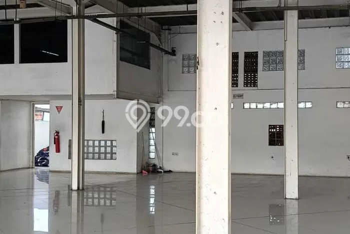 Unit Komersial Paling Strategis di Serpong Tangerang Selatan dengan LB 900m2 Unit Komersial Paling Strategis di Serpong Tangerang Selatan dengan LB 900m2