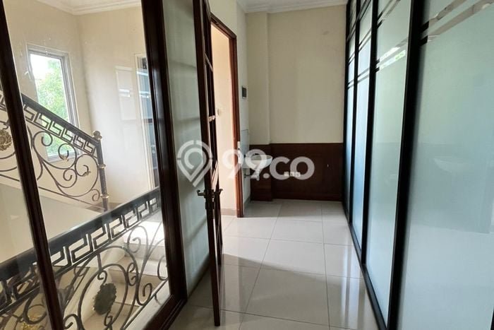 FOR RENT! Ruko di Lippo Karawaci Cocok untuk Bisnis 300m2 FOR RENT! Ruko di Lippo Karawaci Cocok untuk Bisnis 300m2