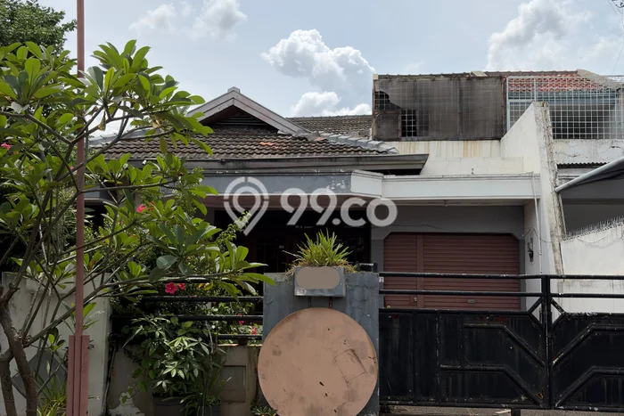 Rumah Elit Modern Tanpa Renovasi di Intercon Jakarta Barat Rumah Elit Modern Tanpa Renovasi di Intercon Jakarta Barat