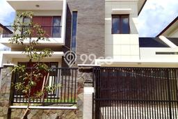 PRIME PROPERTY! Rumah area Harapan Indah, 3 KT, Area Elite, Luas 300m² LB 180m² PRIME PROPERTY! Rumah area Harapan Indah, 3 KT, Area Elite, Luas 300m² LB 180m²