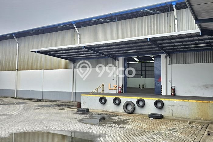 Gudang Disewa di Bekasi dengan LB 4392m2 Area Komersial Ramai Gudang Disewa di Bekasi dengan LB 4392m2 Area Komersial Ramai