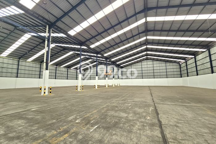 Gudang Disewa di Bekasi dengan LB 4392m2 Area Komersial Ramai Gudang Disewa di Bekasi dengan LB 4392m2 Area Komersial Ramai