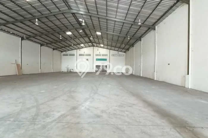 Gudang Disewa di Bekasi dengan LB 1300m2 Area Komersial Ramai Gudang Disewa di Bekasi dengan LB 1300m2 Area Komersial Ramai