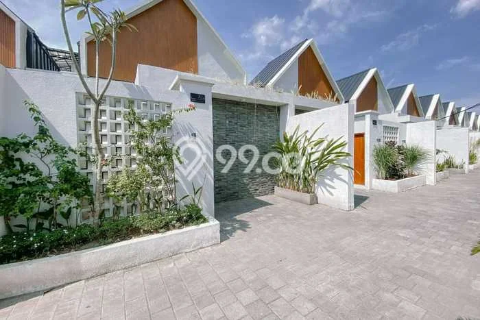 HARGA TERBAIK! Vila di , Luas 129m2m², Lokasi Strategis HARGA TERBAIK! Vila di , Luas 129m2m², Lokasi Strategis