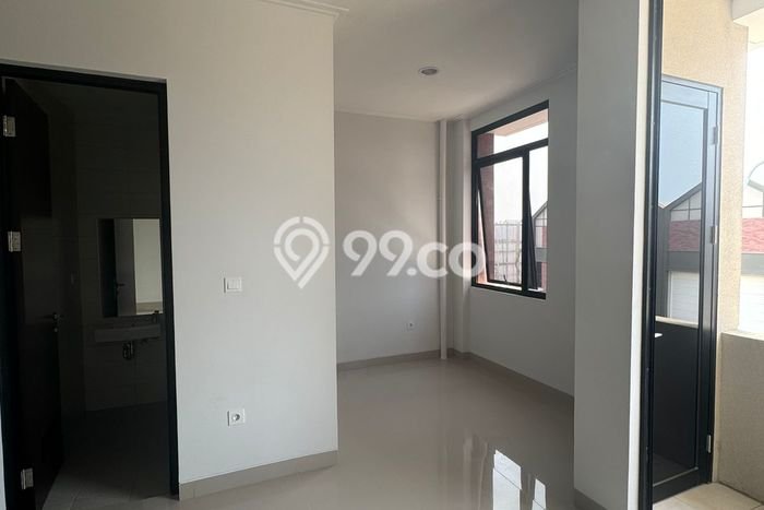LOKASI STRATEGIS! Gudang di Pantai Indah Kapuk 2, Luas 144m², Area Ramai, Ready Bisnis LOKASI STRATEGIS! Gudang di Pantai Indah Kapuk 2, Luas 144m², Area Ramai, Ready Bisnis